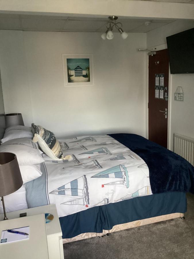 By The Seaside Bed & Breakfast Blackpool Dış mekan fotoğraf