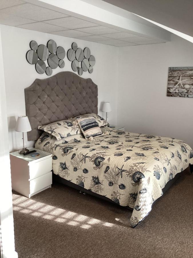 By The Seaside Bed & Breakfast Blackpool Dış mekan fotoğraf