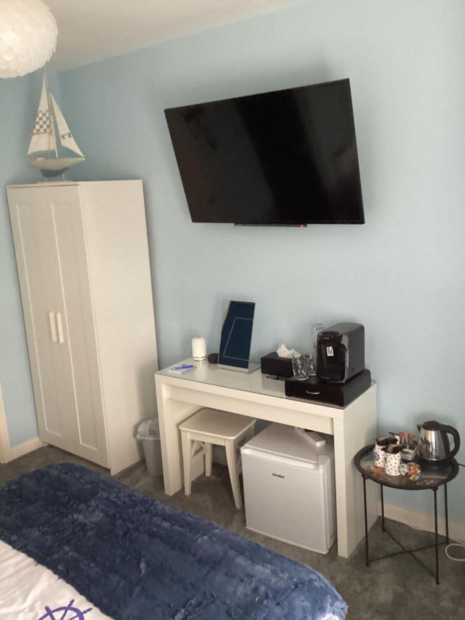 By The Seaside Bed & Breakfast Blackpool Dış mekan fotoğraf