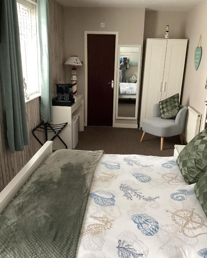 By The Seaside Bed & Breakfast Blackpool Dış mekan fotoğraf