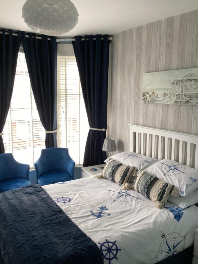 By The Seaside Bed & Breakfast Blackpool Dış mekan fotoğraf
