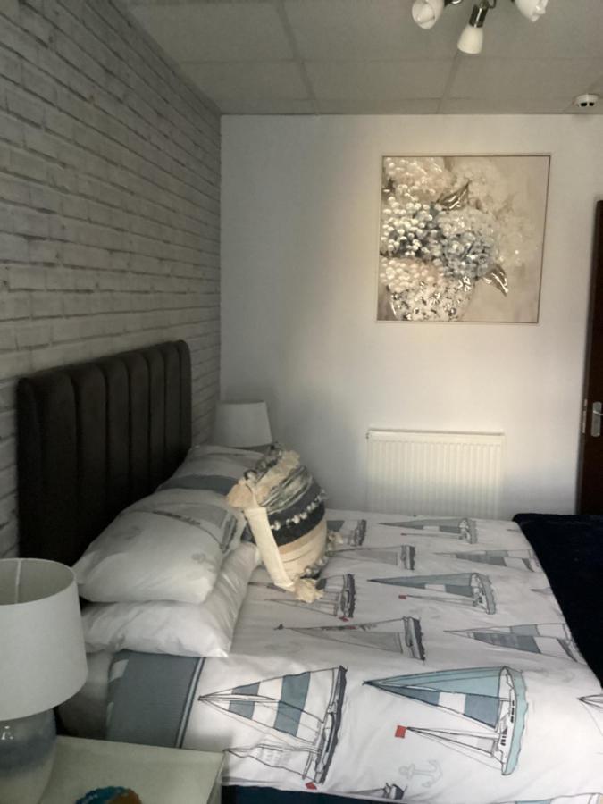 By The Seaside Bed & Breakfast Blackpool Dış mekan fotoğraf