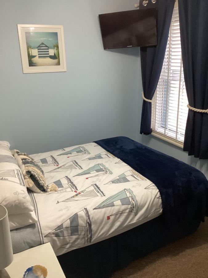 By The Seaside Bed & Breakfast Blackpool Dış mekan fotoğraf